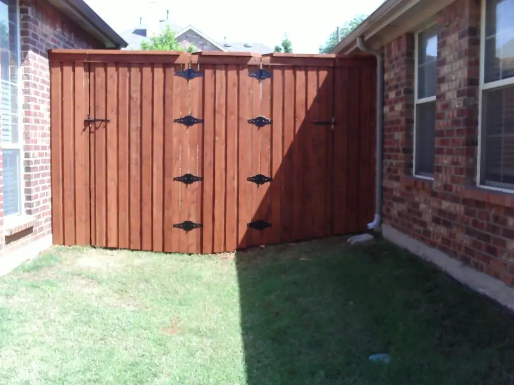 wooden fencing st lucie
