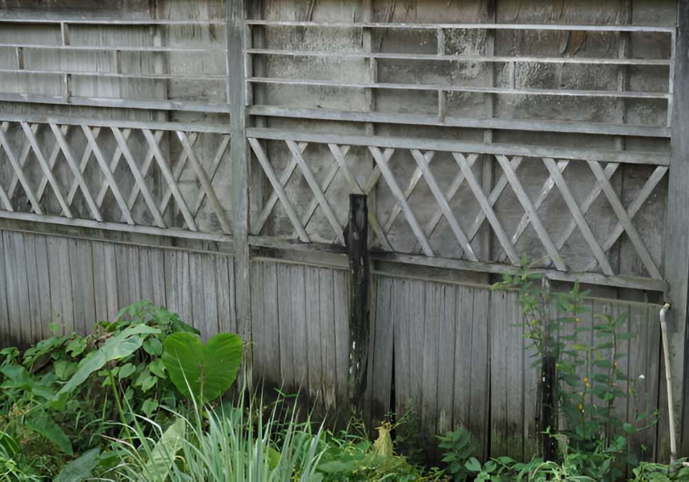 How to Attach Bamboo Fencing to Concrete Wall without Drilling
