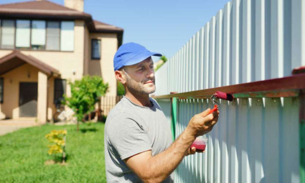 How to Repair Vinyl Fence